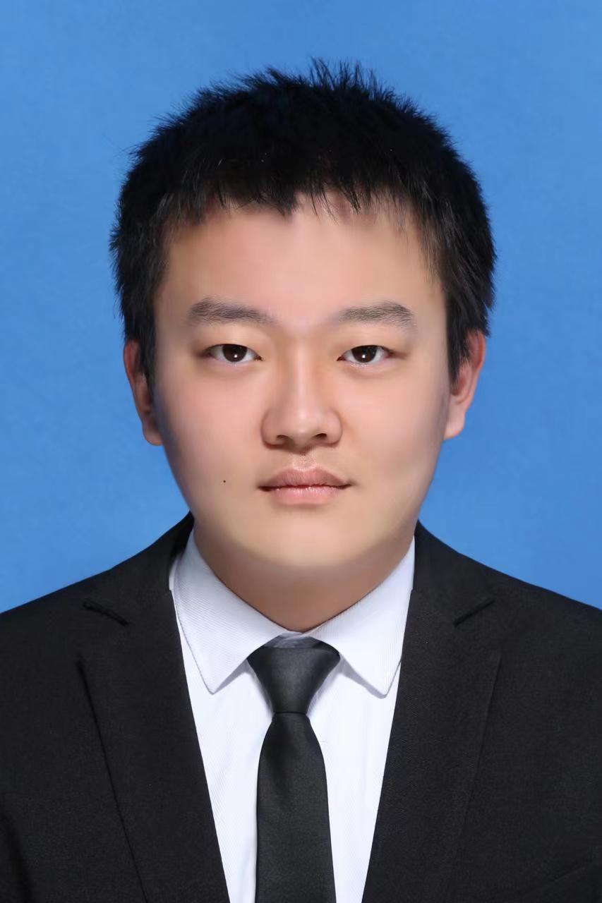 张思源（23级硕士）